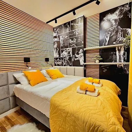 Eddie's Luxury *